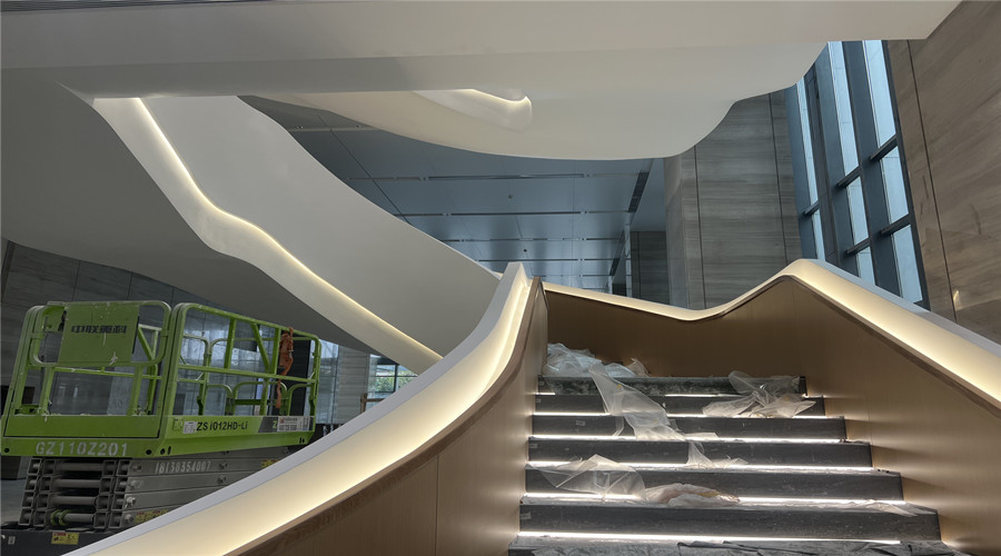 飾紀上品定制GRG旋轉樓梯,茂名別墅鄧先生的明智之選