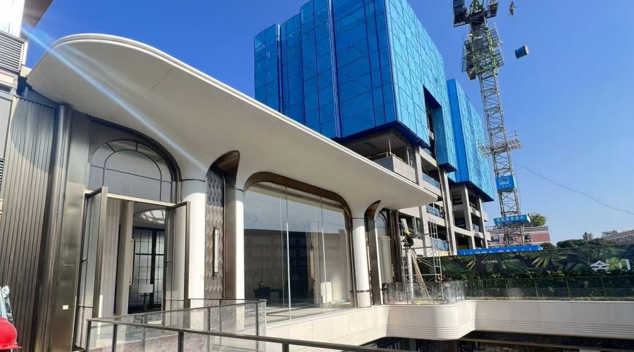 福建江灣道售樓部水磨石UHPC柱子造型工程案例